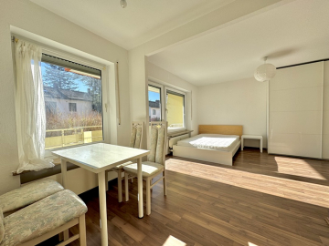Wohn- Schlafbereich - Gemütliches, freies 1 Zimmer Apartment (teilmöbliert) mit großem Balkon in Ottobrunn