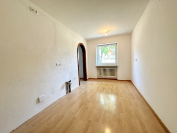 Küche - Helle 3,5 ZKB Wohnung mit Garten in zentraler Lage von Dürrnhaar