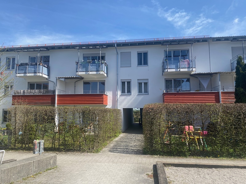 Attraktive, freie 2 Zimmerwohnung mit Westbalkon in Höhenkirchen - Westansicht