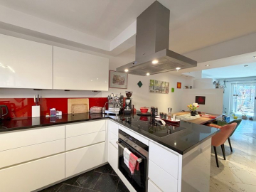 EG Küche - Top gepflegtes, modernes Reihenmittelhaus mit vielen hochwertigen Extras in der Gemeinde Aying