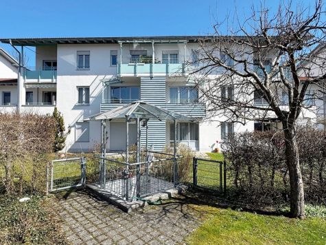 Helle 2 ZKB Wohnung mit Balkon in Höhenkirchen, 85635 Höhenkirchen-Siegertsbrunn / Höhenkirchen, Etagenwohnung