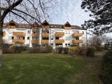 Außenansicht - Attraktive 2 ZKB DG Wohnung mit Balkon in ruhiger Lage von Siegertsbrunn