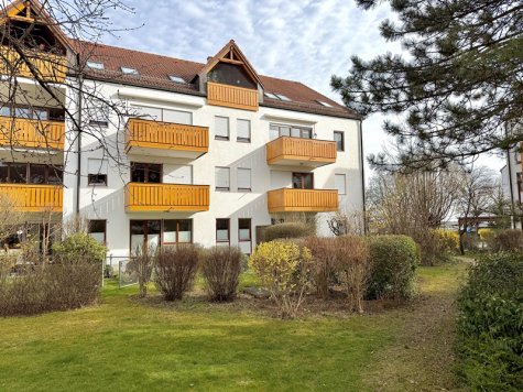Attraktive 2 ZKB DG Wohnung mit Balkon in ruhiger Lage von Siegertsbrunn, 85635 Höhenkirchen-Siegertsbrunn / Siegertsbrunn, Dachgeschosswohnung