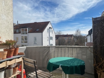 Helle & freundliche 3 Zimmerwohnung mit Balkon in zentraler Lage von Ottobrunn - Ballkon