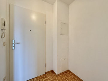 Eingangsbereich - Gemütliche, helle 1 ZKB-Wohnung mit Balkon in Siegertsbrunn