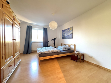 Schlafzimmer - Großzügige, helle 2 ZKB Wohnung mit Balkon in Höhenkirchen – Siegertsbrunn